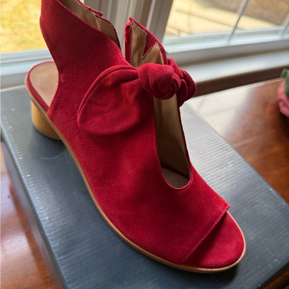 Bernardo Red Open-Toe Heels with Bow